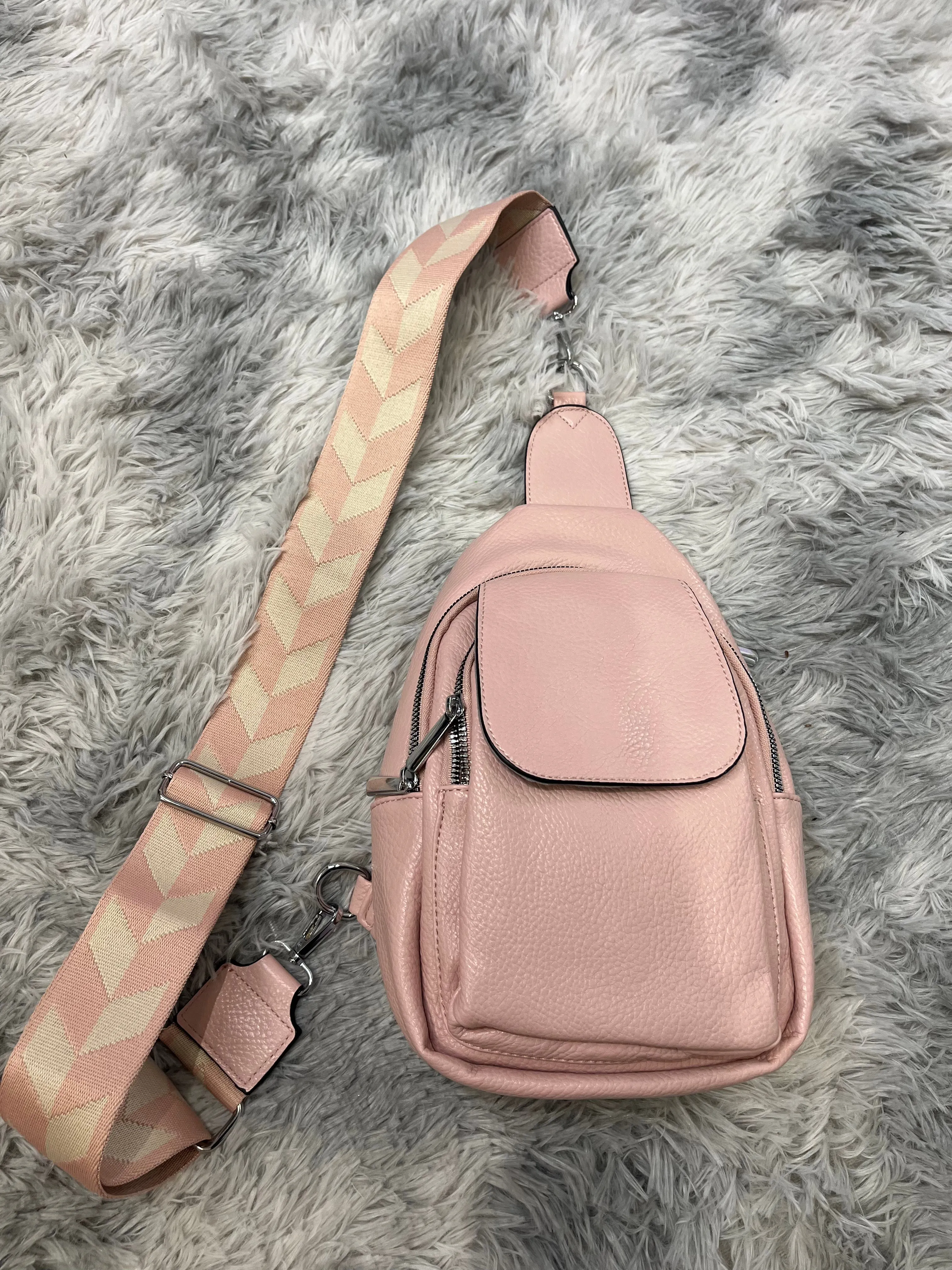 Sling Bag > Pink